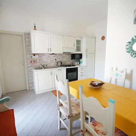 Sardinian Cottage, 150m From The Sea, Private Garden Olbia