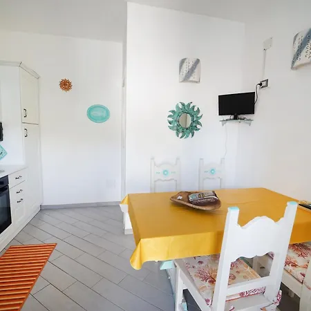 Sardinian Cottage, 150m From The Sea, Private Garden Dom wakacyjny