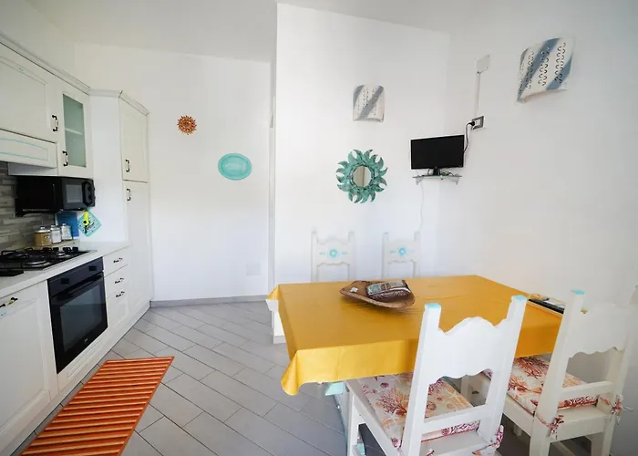 Sardinian Cottage, 150m From The Sea, Private Garden Casa vacanze